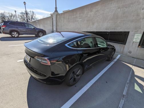 Photo 4 of 14 of 2019 Tesla Model 3 Standard Range Plus
